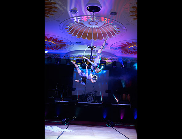 Aerialists Brisbane - Trapeze Artists - Aerial Entertainment Performers